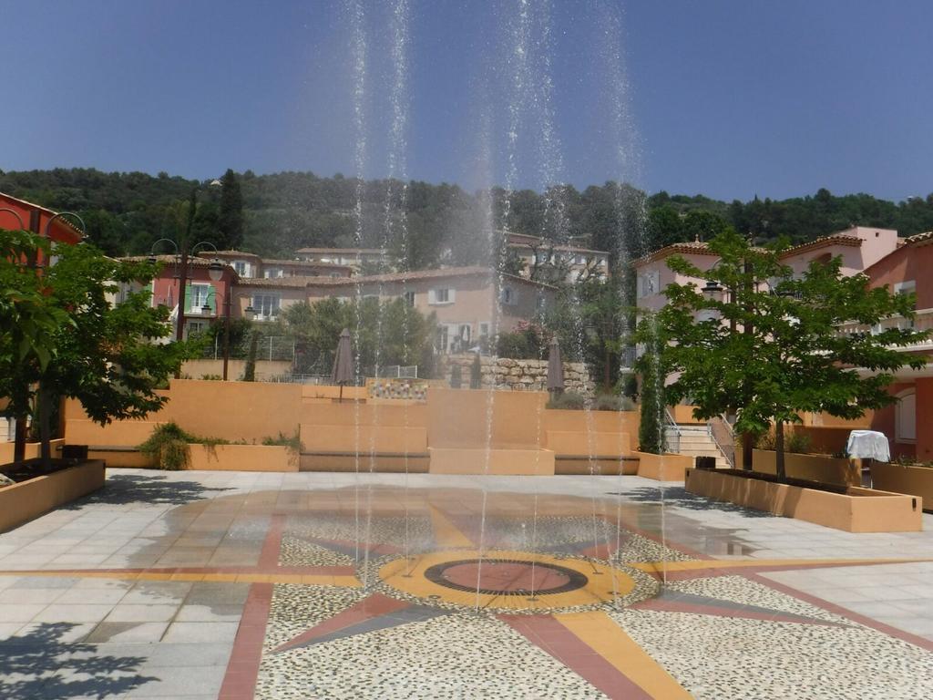 Appartement Dans Residence - Le Domaine De Camiole كاليان المظهر الخارجي الصورة