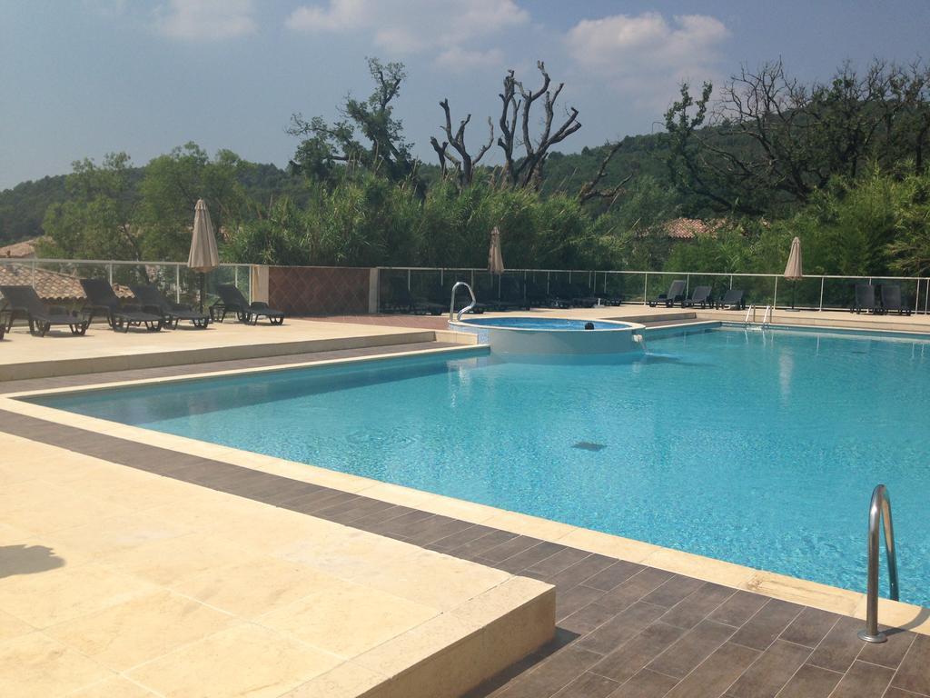 Appartement Dans Residence - Le Domaine De Camiole كاليان المظهر الخارجي الصورة