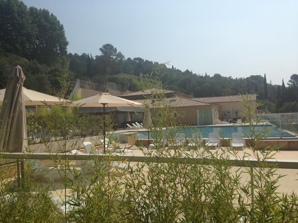 Appartement Dans Residence - Le Domaine De Camiole كاليان المظهر الخارجي الصورة