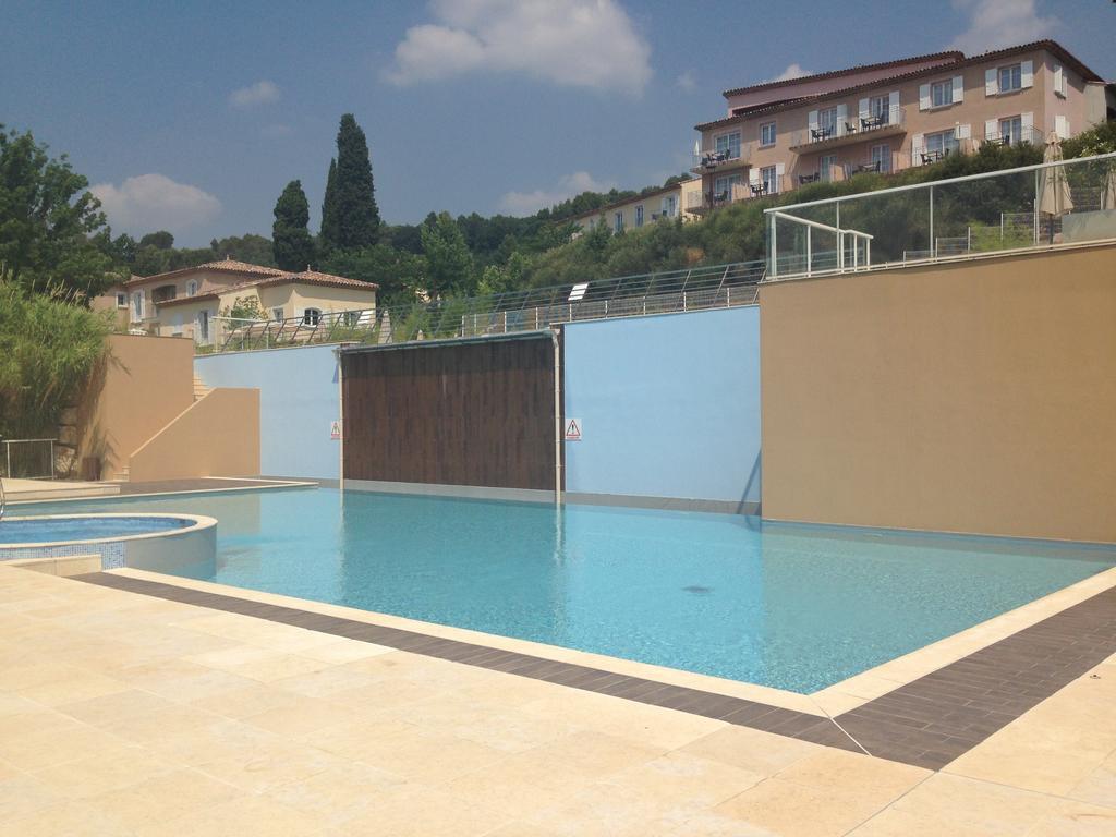 Appartement Dans Residence - Le Domaine De Camiole كاليان المظهر الخارجي الصورة